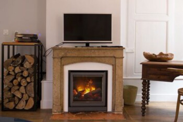 Room 6 of 11