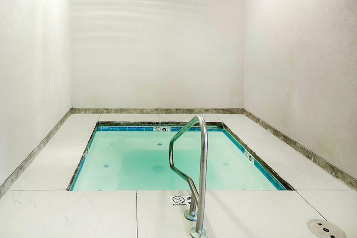 Pool 41 of 44