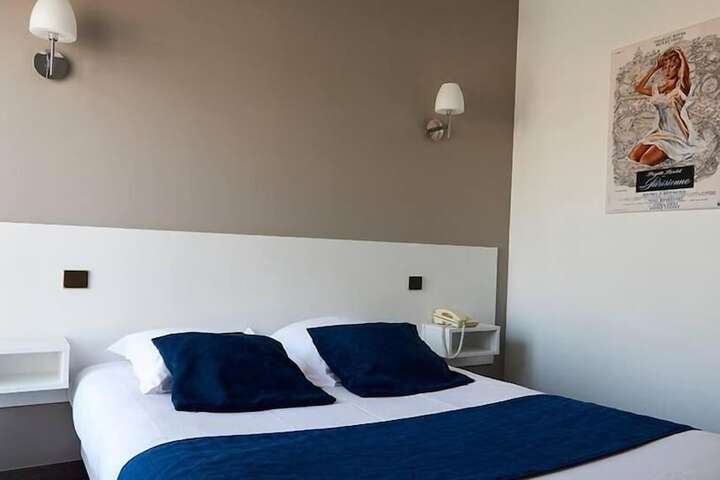 Room 7 of 26