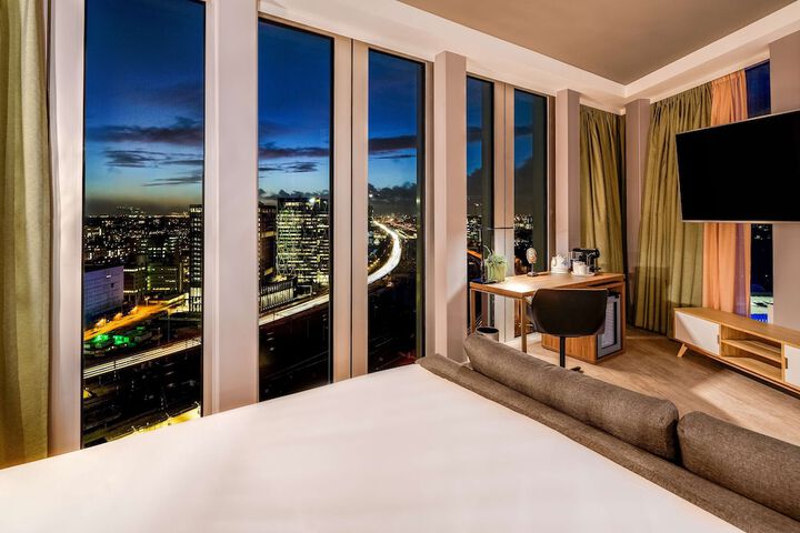 Room 20 of 107