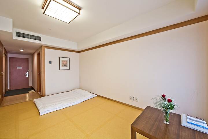 Room 22 of 79