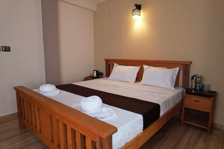 Room 14 of 28