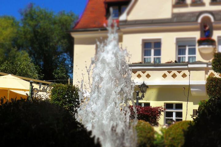 Hotel Exterior 45 of 49