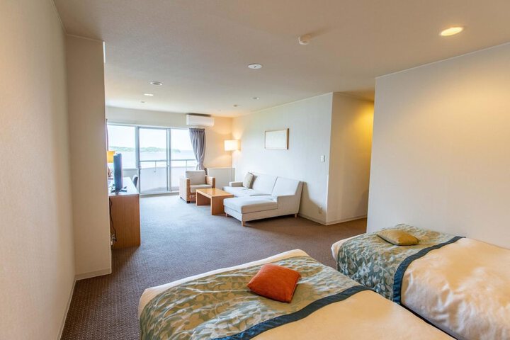 Room 16 of 72