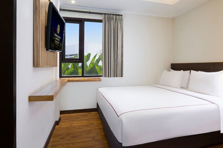 Room 30 of 235