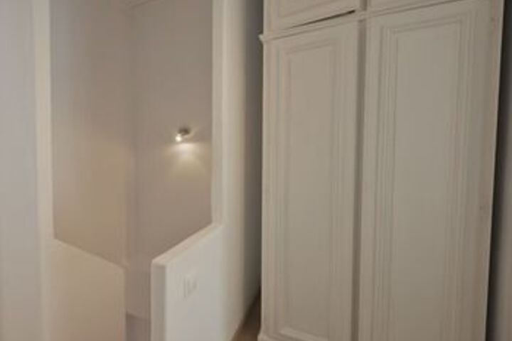 Room 14 of 18