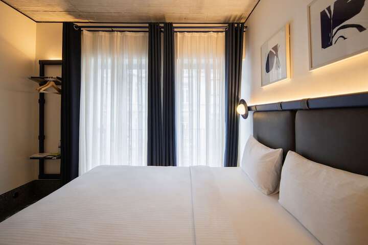 Room 5 of 41