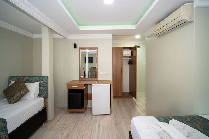 Room 50 of 90