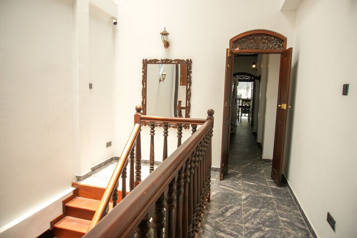 Ballroom/Hall 62 of 95