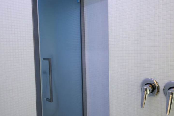 Room 80 of 87