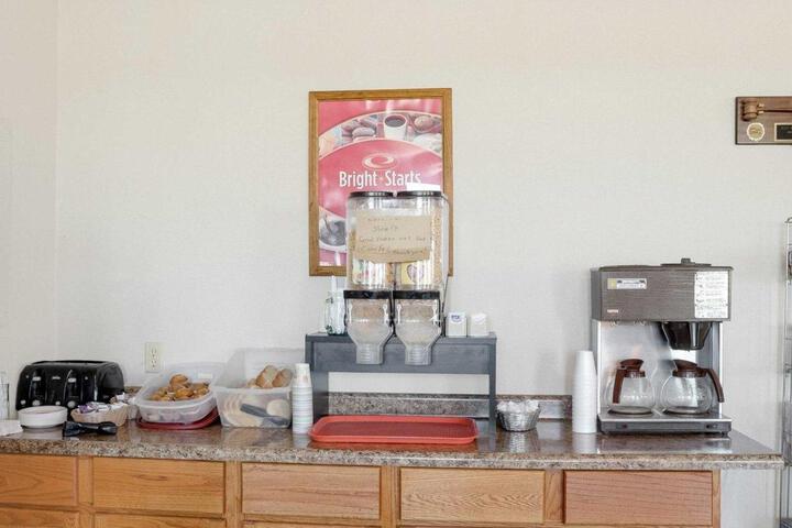 Breakfast/Coffee Service 8 of 11