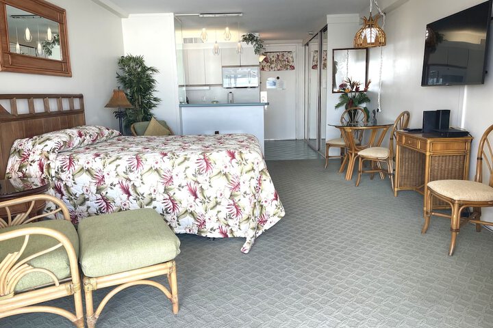 Room 9 of 65
