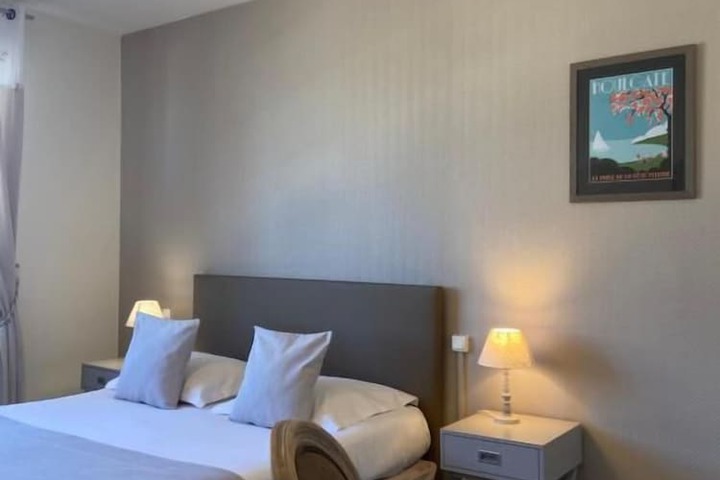 Room 8 of 48