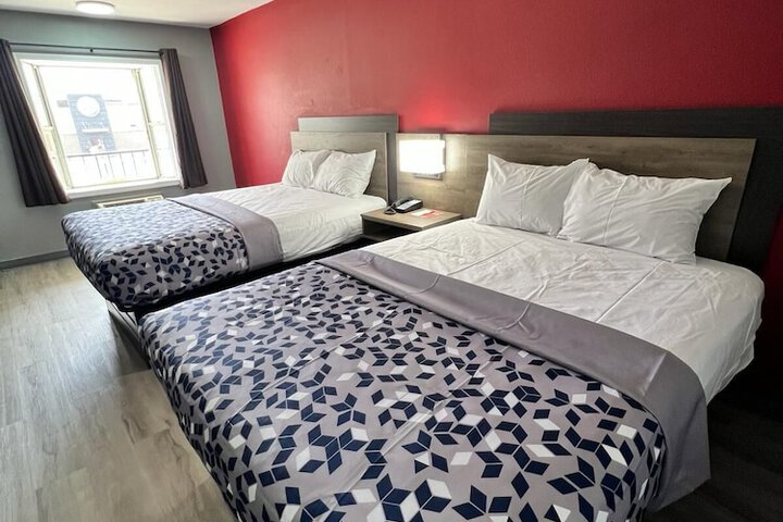 2 Queen Beds (14 of 28)