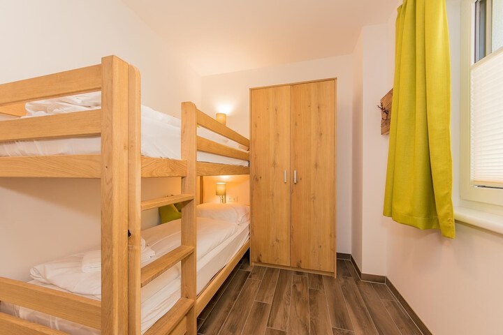 Room 4 of 49