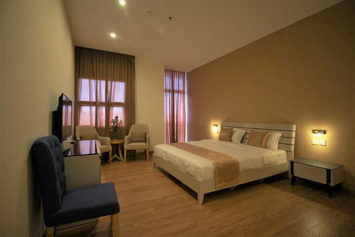 Room 15 of 76