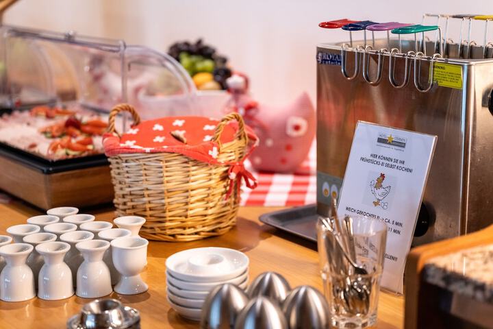 Breakfast/Coffee Service 35 of 66