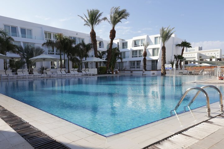 Pools & Facilities