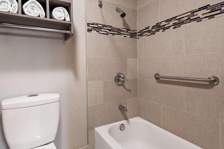 2 Queen Beds High Speed Internet Accessible Microwave and Refrigerator Desk Flat Screen (1 of 16)