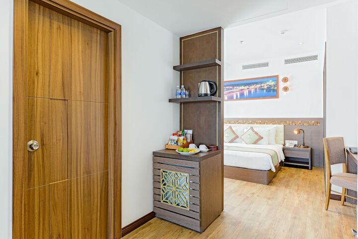 Room 5 of 140