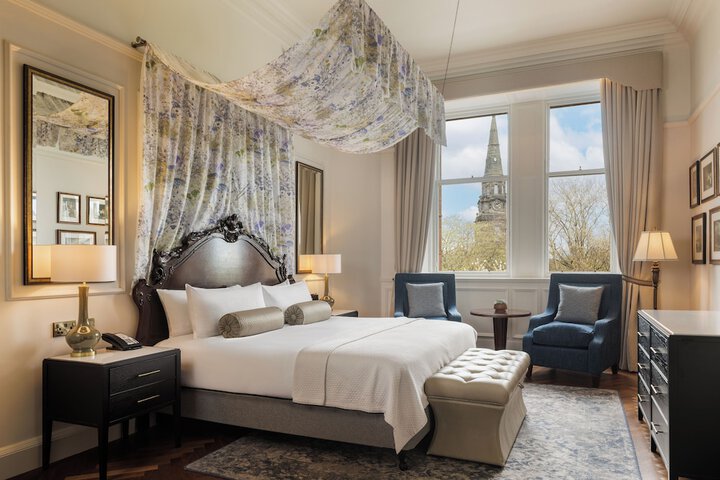 Room 60 of 182