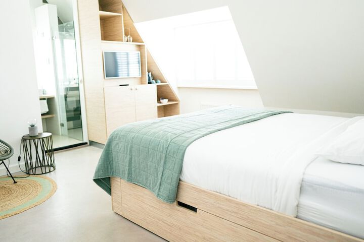 Room 16 of 44
