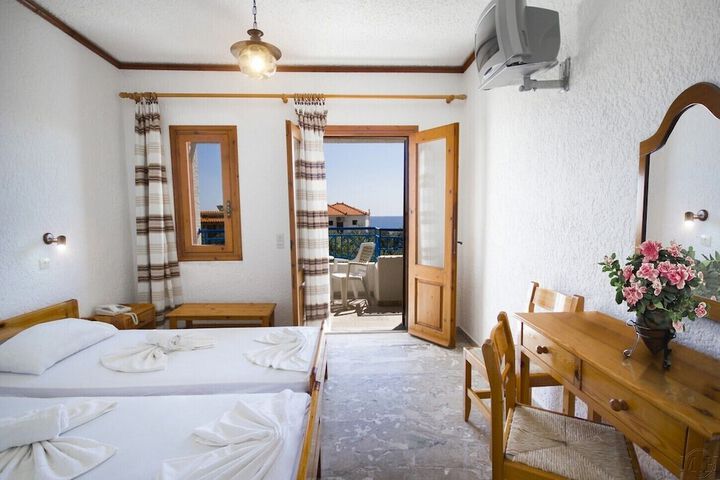 Room 9 of 26