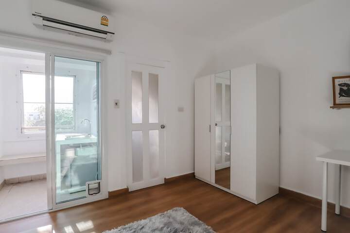 Room 21 of 85