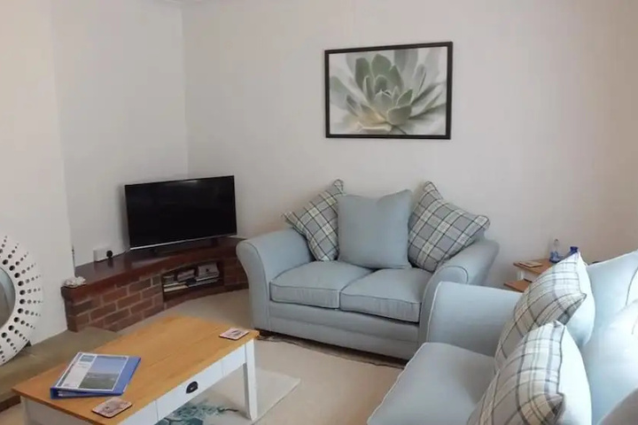 Room 4 of 13