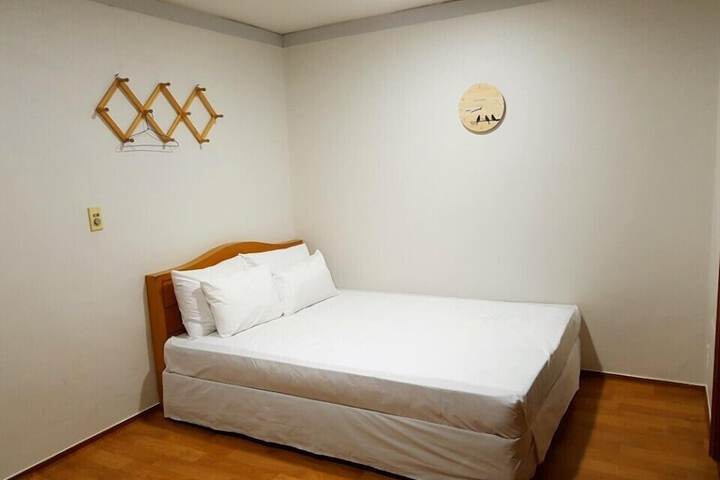 Room 17 of 39
