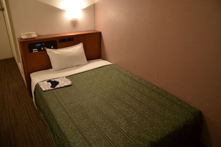 Room 16 of 22