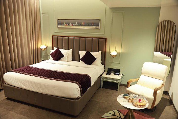 Room 27 of 53