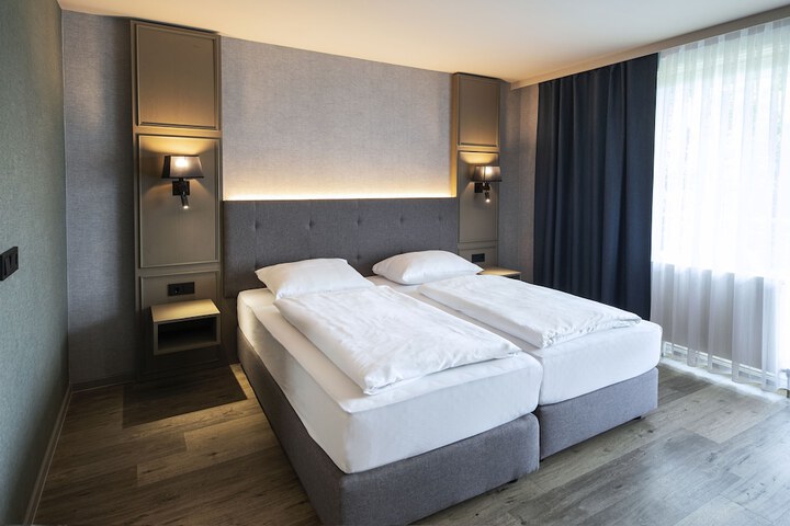 Room 27 of 88