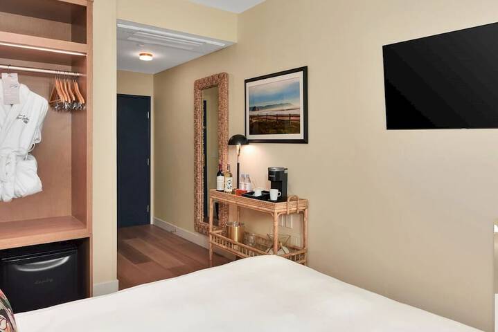 Room 16 of 101