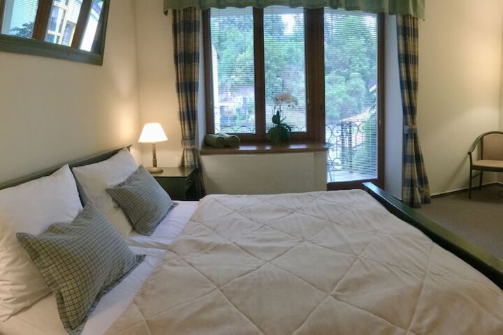 Room 6 of 40