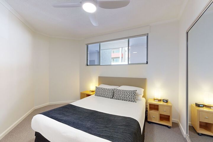 Room 12 of 48