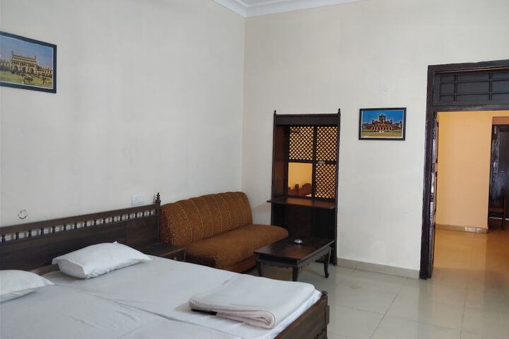 Room 15 of 52