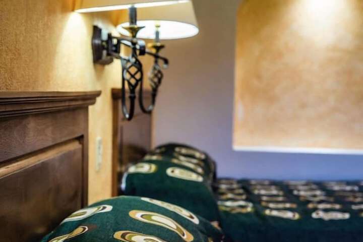 Room 4 of 23