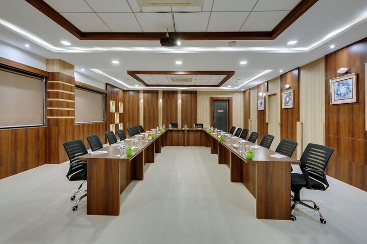 Business Center 55 of 65