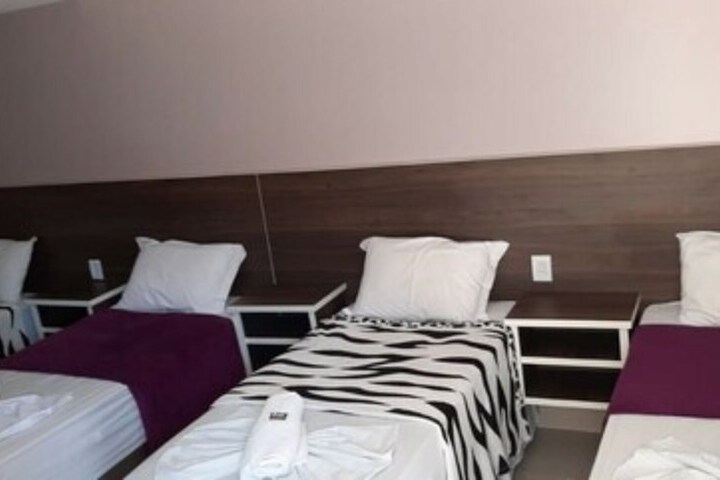 Room 10 of 13