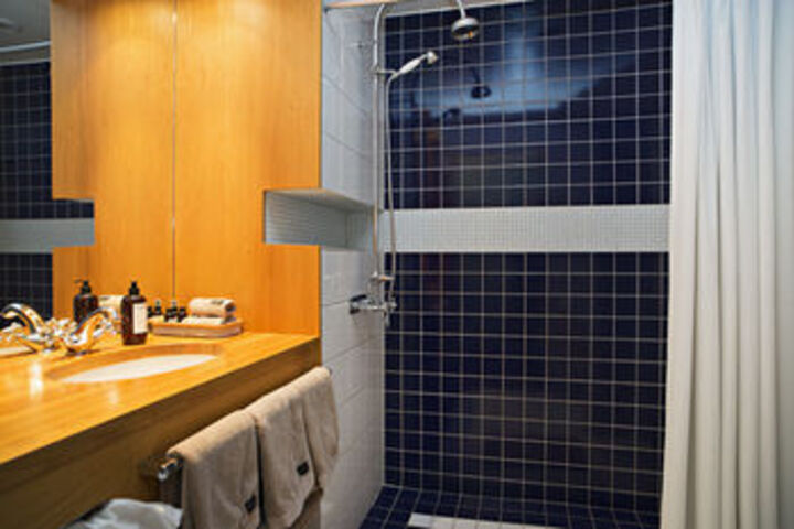 Room 6 of 45