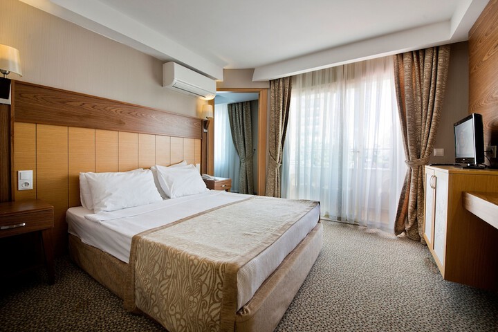 Room 9 of 49
