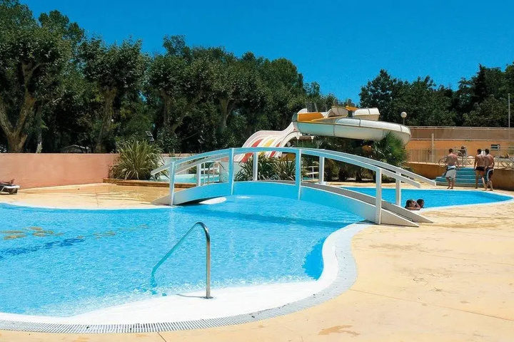 Pool 4 of 9