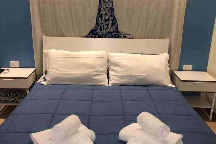 Room 5 of 65