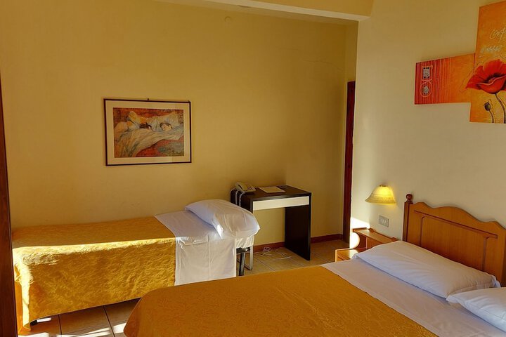 Room 7 of 27