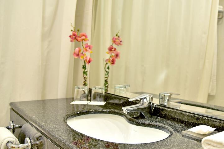 Room 198 of 266