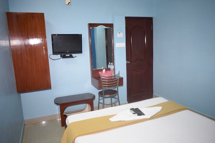 Room 11 of 18