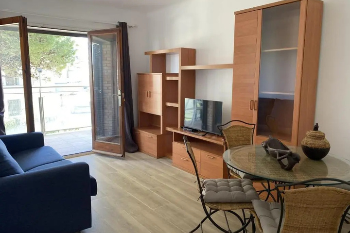 Room 3 of 12
