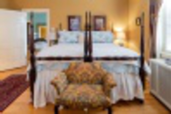 Room 208 of 384
