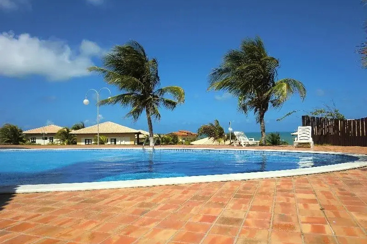 Pool 4 of 8